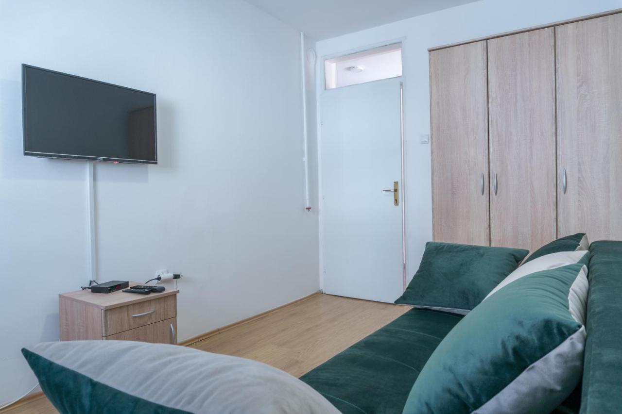 Gerardus Apartmani Vrsac Buitenkant foto